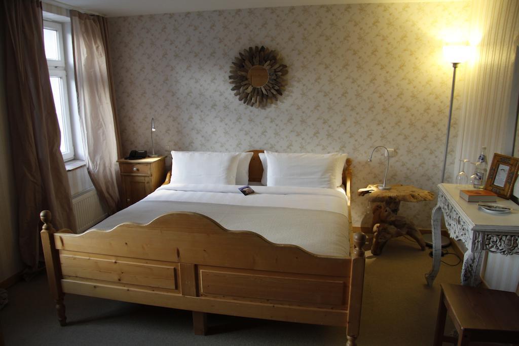 Zur Ewigen Lampe Romantisches Landhotel & Restaurant Nideggen Kültér fotó