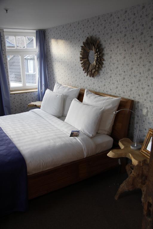 Zur Ewigen Lampe Romantisches Landhotel & Restaurant Nideggen Szoba fotó