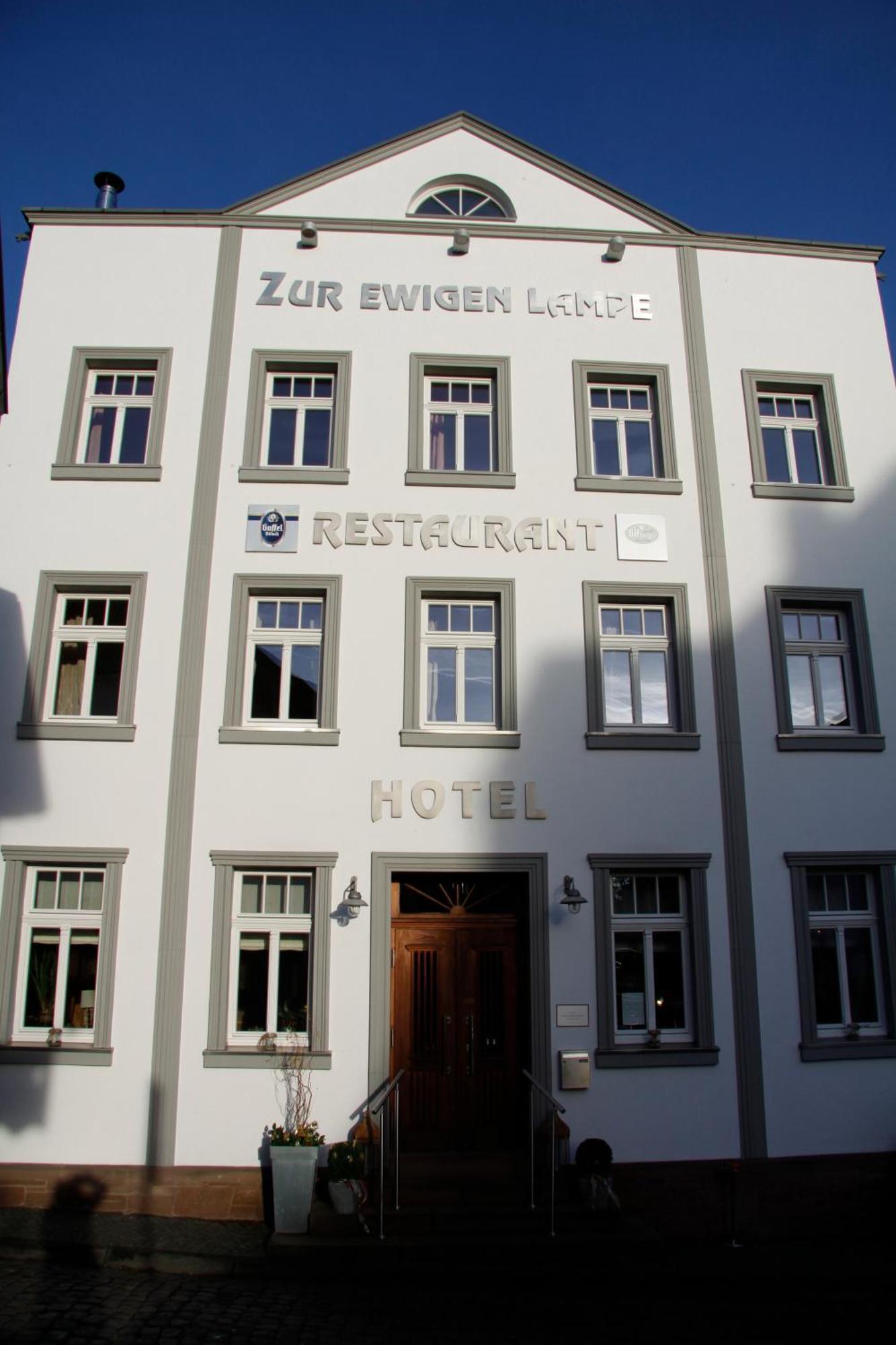 Zur Ewigen Lampe Romantisches Landhotel & Restaurant Nideggen Kültér fotó