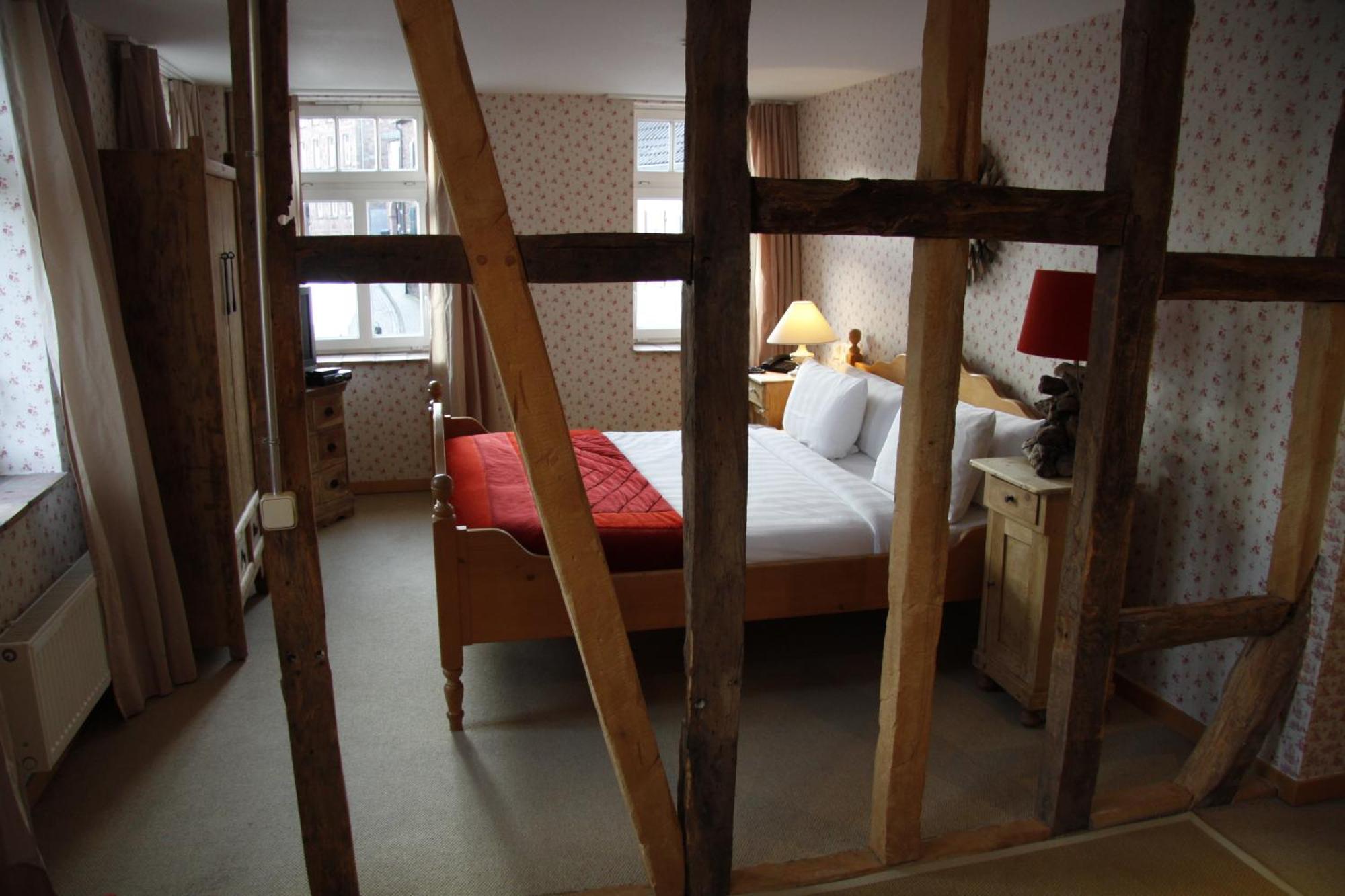 Zur Ewigen Lampe Romantisches Landhotel & Restaurant Nideggen Szoba fotó